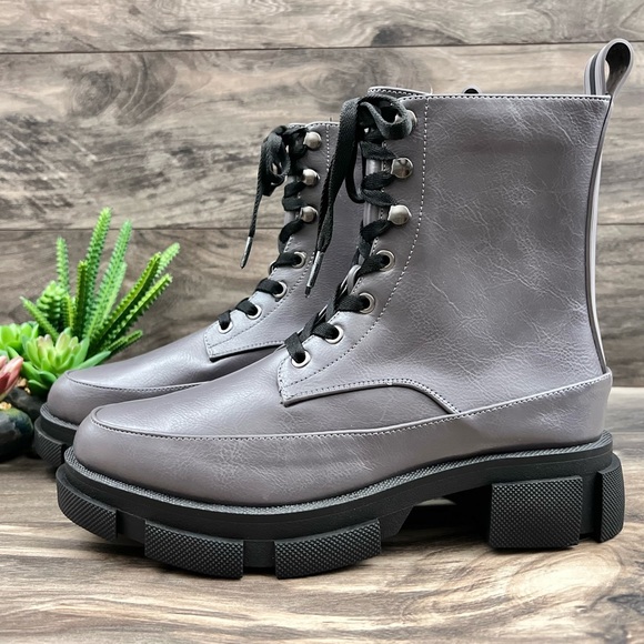 NIB BCBGeneration Ander Lace Up Combat Boots Granite Gray 9M 40 - Picture 5 of 12